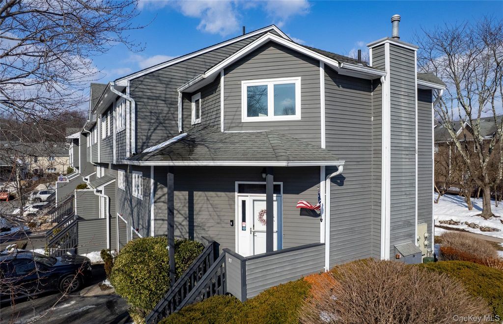 97 Village Green, Bardonia, NY 10954