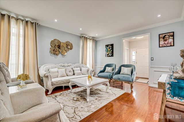 6 Oxford Court, South Brunswick, NJ 08824