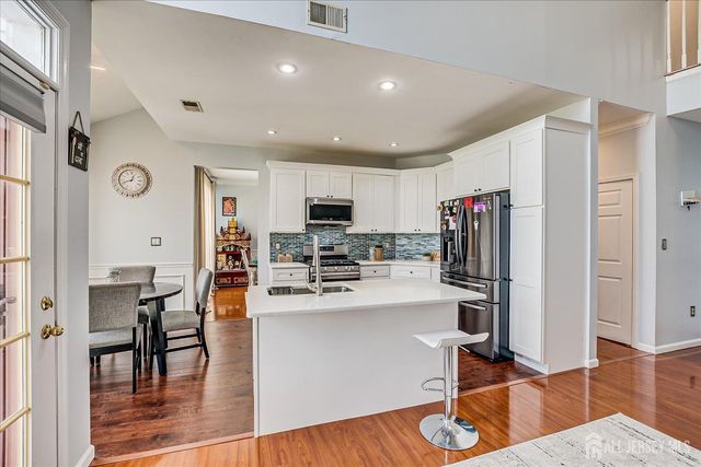 6 Oxford Court, South Brunswick, NJ 08824