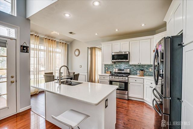 6 Oxford Court, South Brunswick, NJ 08824