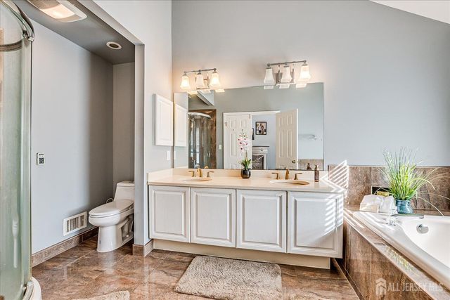 6 Oxford Court, South Brunswick, NJ 08824