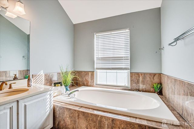 6 Oxford Court, South Brunswick, NJ 08824