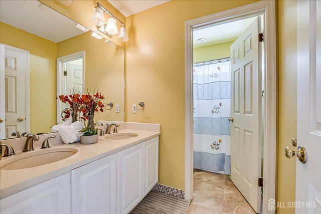 6 Oxford Court, South Brunswick, NJ 08824