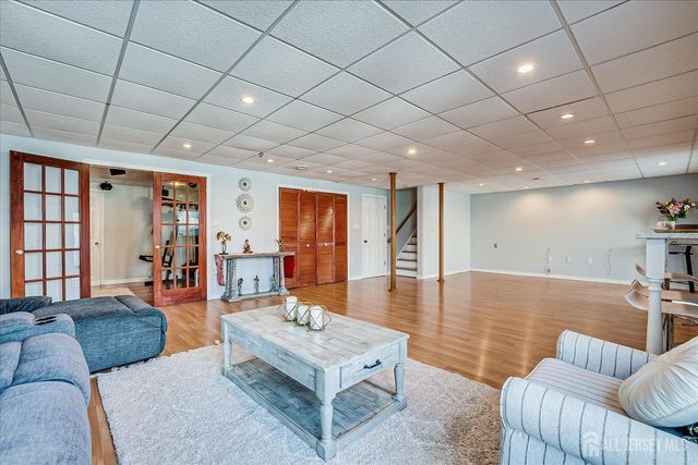 6 Oxford Court, South Brunswick, NJ 08824