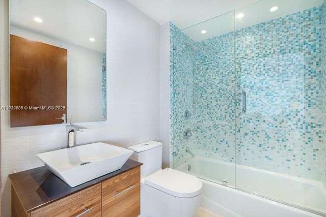 450 Alton Rd 3303, Miami Beach, FL 33139