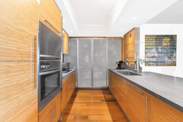 450 Alton Rd 3303, Miami Beach, FL 33139