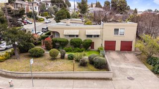 3440 Seminary Ave, Oakland, CA 94605