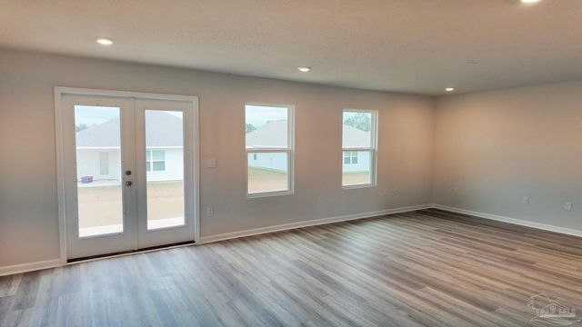 8059 Fox Hunt Dr, Milton, FL 32583