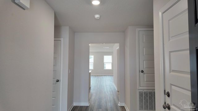 8059 Fox Hunt Dr, Milton, FL 32583