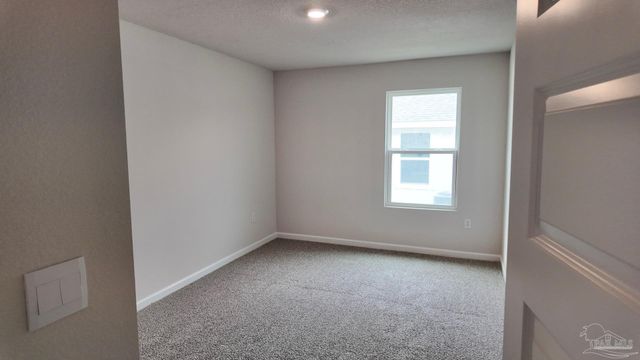 8059 Fox Hunt Dr, Milton, FL 32583