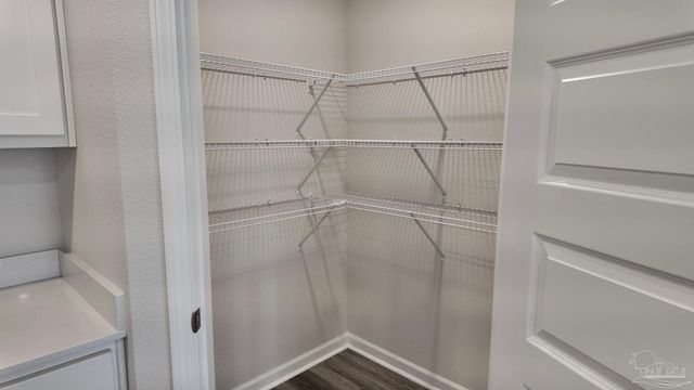 8059 Fox Hunt Dr, Milton, FL 32583