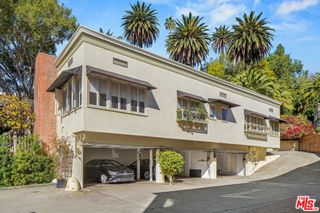 1328 Londonderry View Drive, Los Angeles, CA 90069