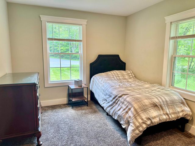 90 Kings Highway, Hartford, VT 05001