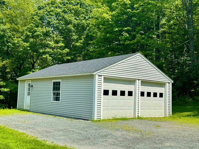 90 Kings Highway, Hartford, VT 05001
