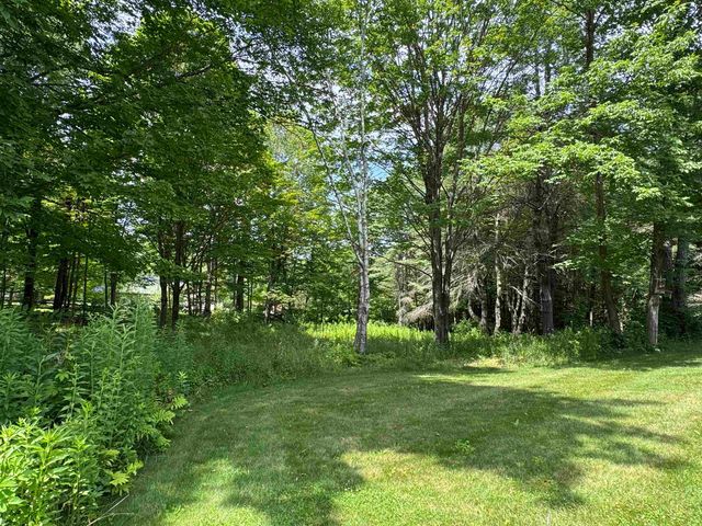 90 Kings Highway, Hartford, VT 05001