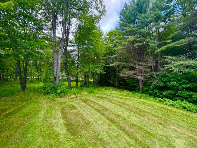 90 Kings Highway, Hartford, VT 05001