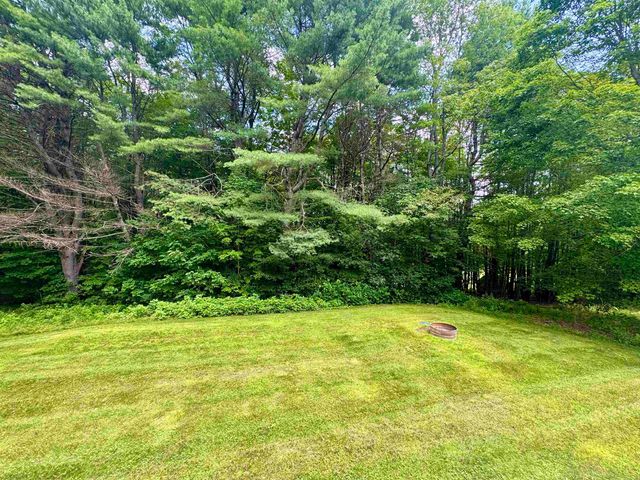 90 Kings Highway, Hartford, VT 05001
