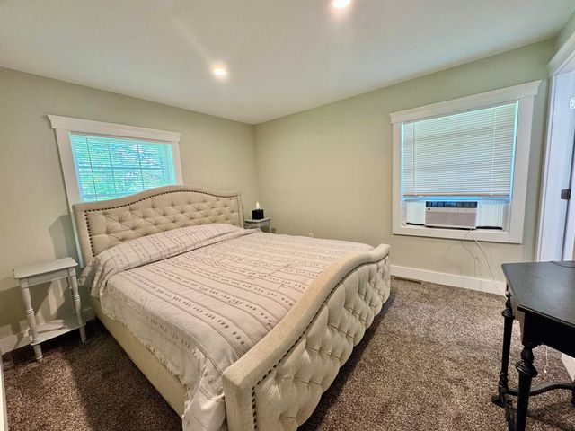 90 Kings Highway, Hartford, VT 05001
