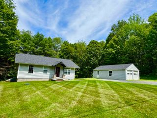 90 Kings Highway, Hartford, VT 05001