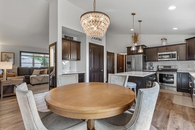 4301 FIELDCREST DRIVE, Kaukauna, WI 54130