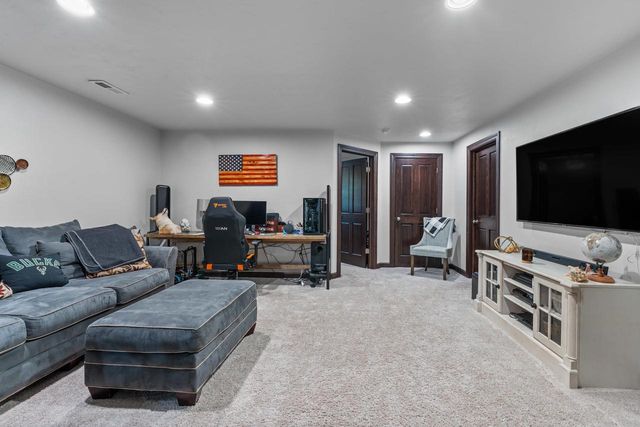 4301 FIELDCREST DRIVE, Kaukauna, WI 54130