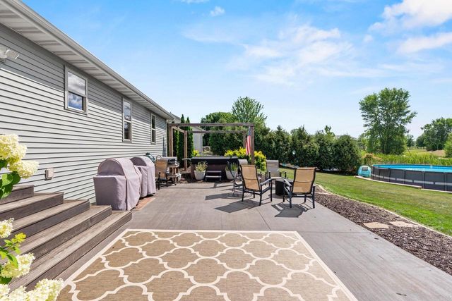 4301 FIELDCREST DRIVE, Kaukauna, WI 54130