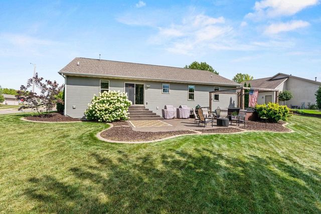 4301 FIELDCREST DRIVE, Kaukauna, WI 54130