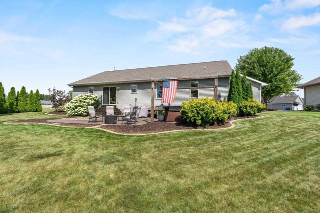 4301 FIELDCREST DRIVE, Kaukauna, WI 54130