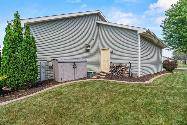 4301 FIELDCREST DRIVE, Kaukauna, WI 54130