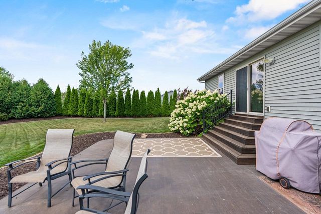 4301 FIELDCREST DRIVE, Kaukauna, WI 54130