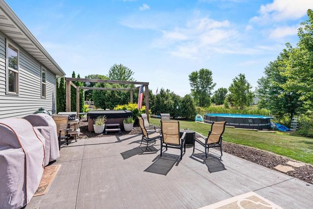 4301 FIELDCREST DRIVE, Kaukauna, WI 54130