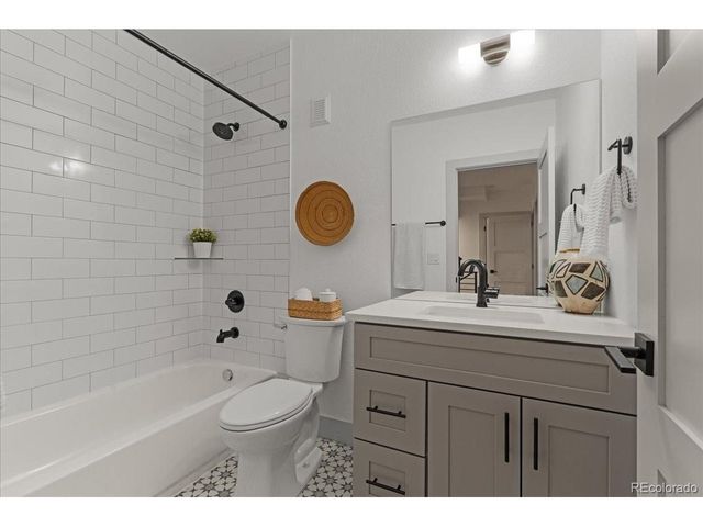 1437 Xavier St, Denver, CO 80204