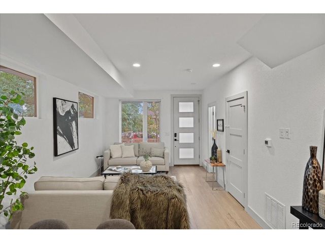 1437 Xavier St, Denver, CO 80204