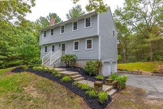 14 Presidential Dr, Wilmington, MA 01887