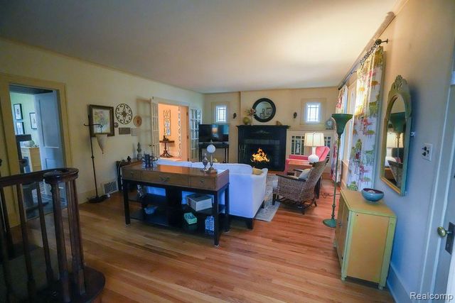545 Eureka Road, Wyandotte, MI 48192