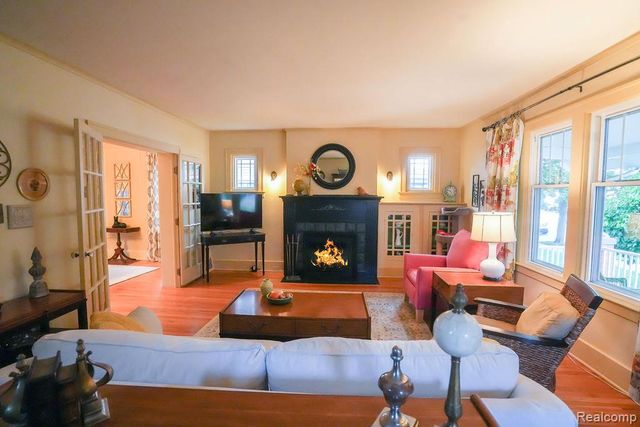 545 Eureka Road, Wyandotte, MI 48192