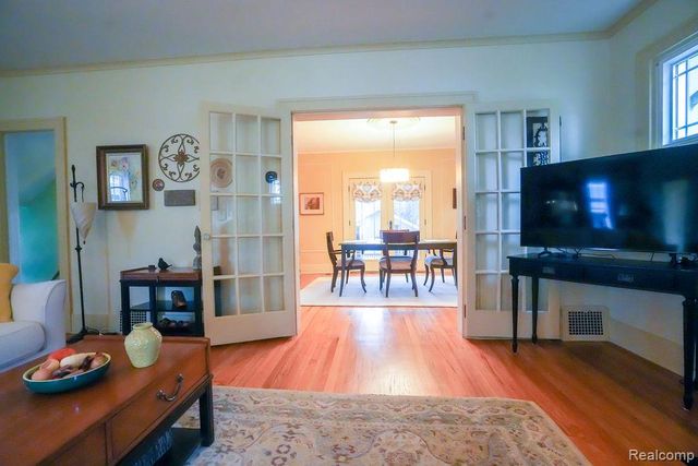 545 Eureka Road, Wyandotte, MI 48192