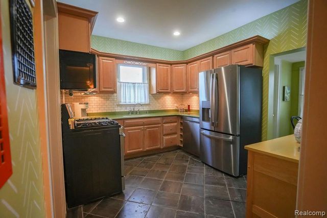 545 Eureka Road, Wyandotte, MI 48192