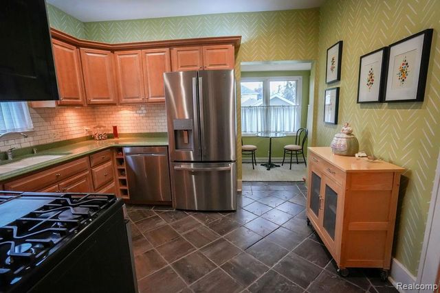 545 Eureka Road, Wyandotte, MI 48192