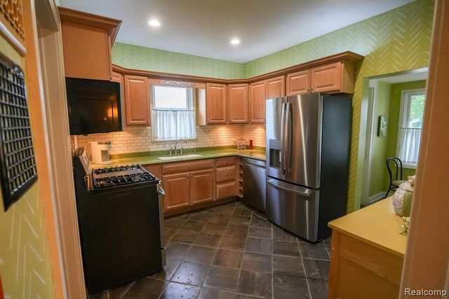 545 Eureka Road, Wyandotte, MI 48192