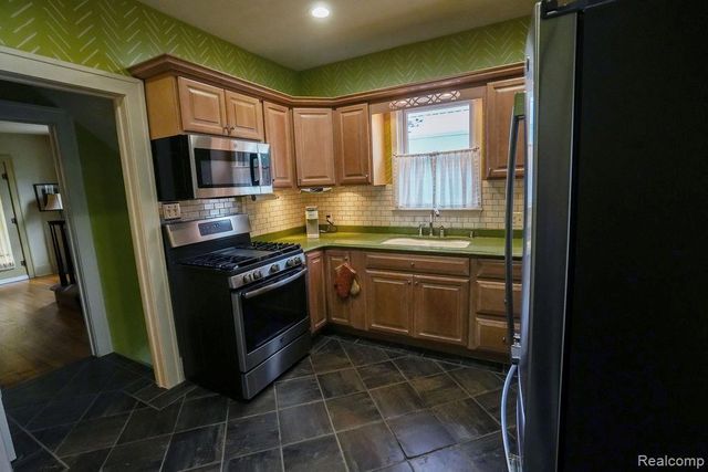 545 Eureka Road, Wyandotte, MI 48192