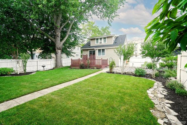 545 Eureka Road, Wyandotte, MI 48192