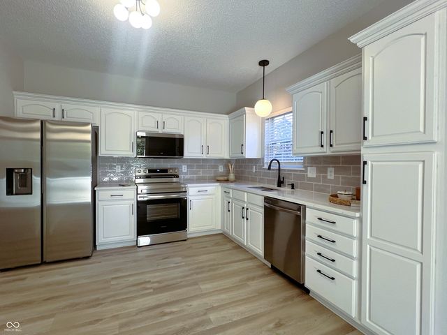 11422 High Timber Drive, Indianapolis, IN 46235