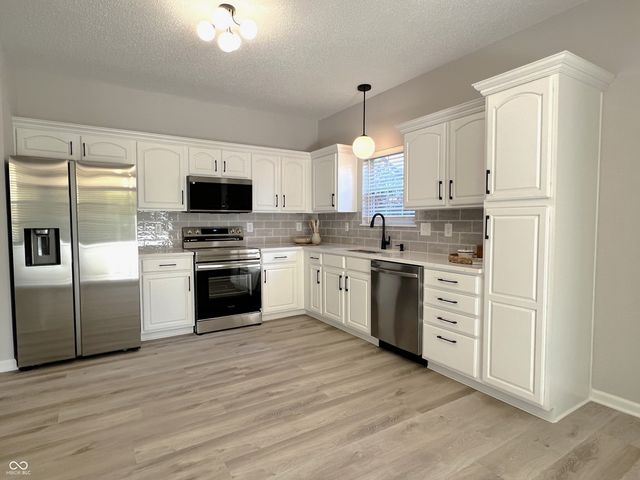 11422 High Timber Drive, Indianapolis, IN 46235