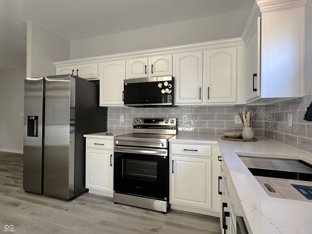 11422 High Timber Drive, Indianapolis, IN 46235