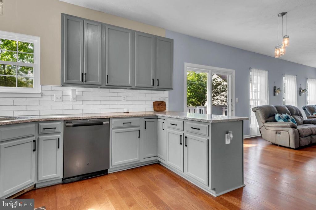 Image 12 of property listing at 4907 CORDOVA CT, Waldorf, MD 20602