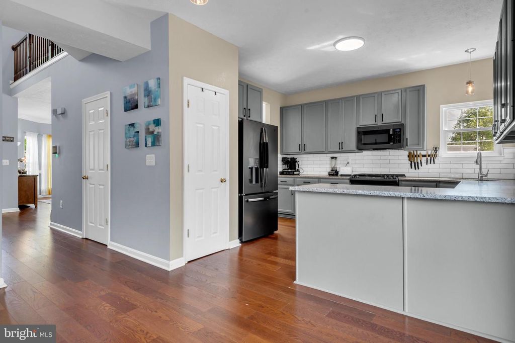Image 13 of property listing at 4907 CORDOVA CT, Waldorf, MD 20602