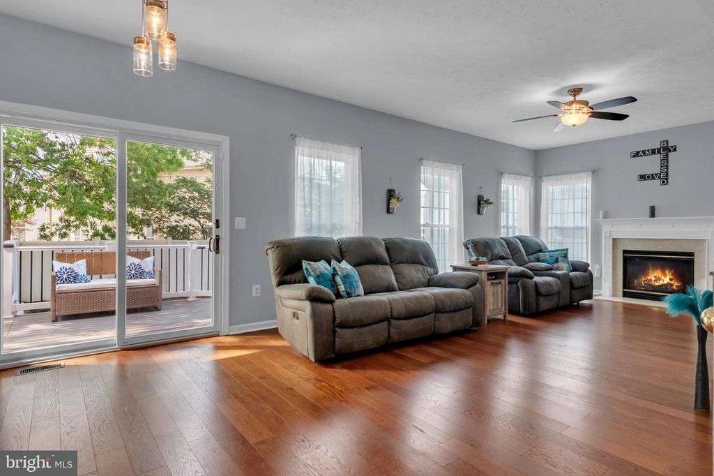 Image 15 of property listing at 4907 CORDOVA CT, Waldorf, MD 20602