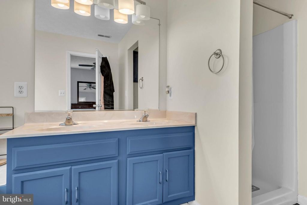 Image 23 of property listing at 4907 CORDOVA CT, Waldorf, MD 20602