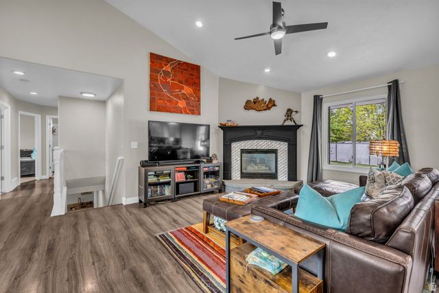 486 W 350 S, Layton, UT 84041